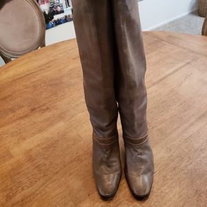 Grey/Tan Super Soft Women's Heeled Boot